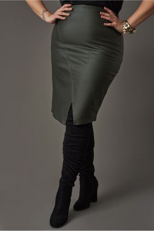 Φούστα  πένσιλ με σχίσιμο μπροστά σε ελαστικό (leather like). Χρώμα: Μαύρο,Μπορντό.