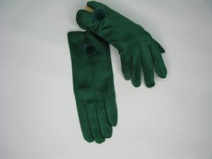 Γάντια σουέτ με bon-bon. Χρώμα: Μαύρο,Καμηλό,Πράσινο,Ανθρακί,Γκρενά,Μπέζ. 
