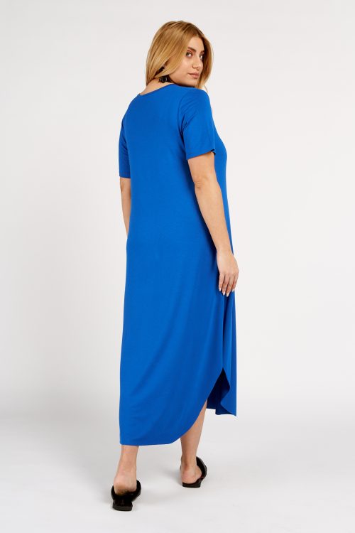 Φόρεμα με κρυφές τσέπες στο πλάι. Χρώμα: Μαύρο, Ρουά, Χακί, Μπλε.