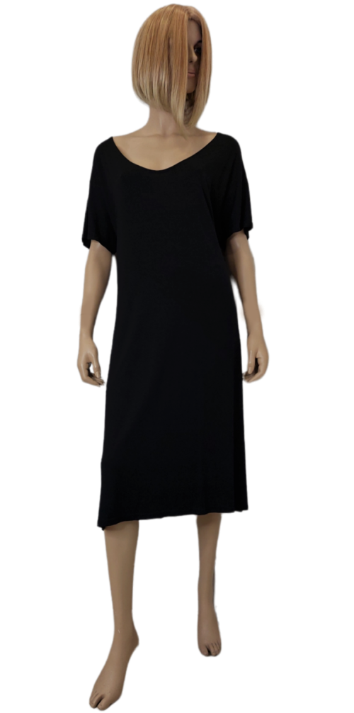 Φόρεμα απλό midi ντεκολτέ σε έβαζε γραμμή. Χρώμα: Μαύρο.