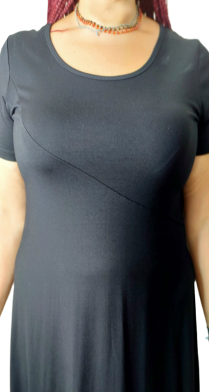 Φόρεμα midi με διαγώνια ραφή  στο στήθος. Χρώμα: Μαύρο,Μπλε.