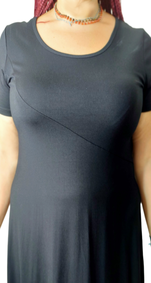 Φόρεμα midi με διαγώνια ραφή  στο στήθος. Χρώμα: Μαύρο,Μπλε.