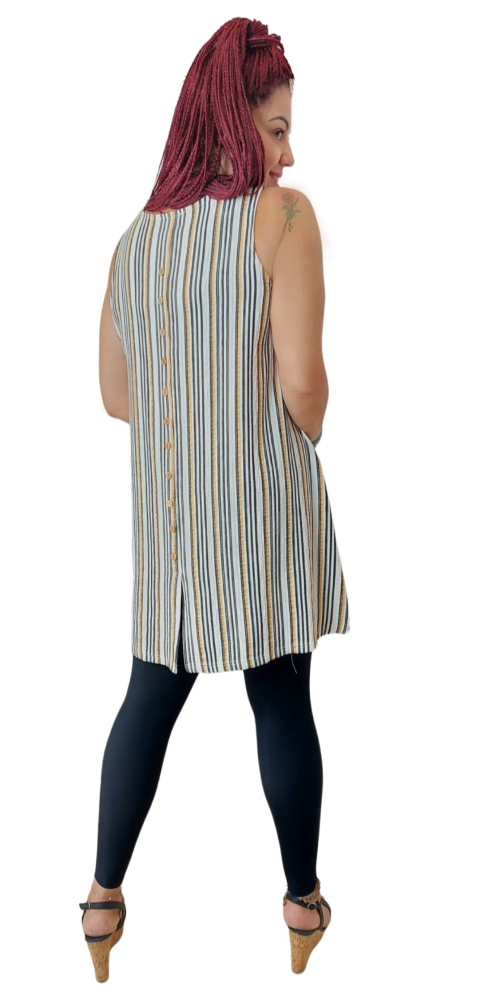 Αμάνικη μπλούζα σε γραμμή άλφα με μύτες στα πλαϊνά. Χρώμα: Σπαγγί Ρίγα .