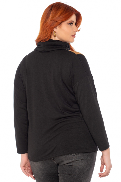 Μπλούζα πλεκτή με ξέχειλοτο γιάκα και ρίγες στο πλάι εμπριμέ. Χρώμα: Μαύρο.