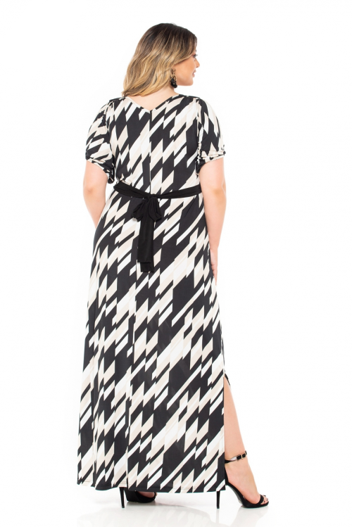 Φόρεμα maxi από μαγιοπανο,σε γραμμικό εμπριμέ με βε, και σκίσιμο στο μανίκι. Χρώμα: Μαύρο με Μπεζ.