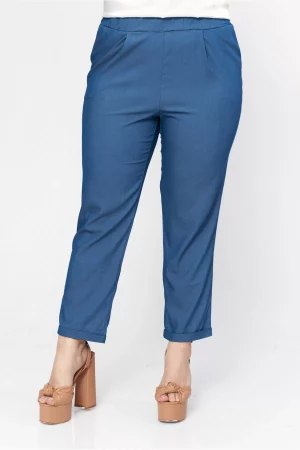 Παντελόνι τζιν με ρεβέρ, λάστιχο στη μέση και τσέπες. Χρώμα: Τζιν (denim).