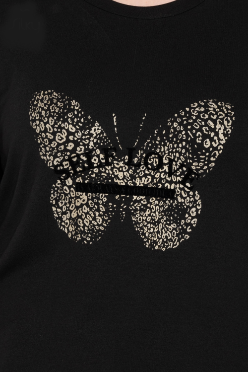 Μπλούζα λαιμόκοψη με στάμπα "Πεταλούδα''. Χρώμα: Μαύρο.